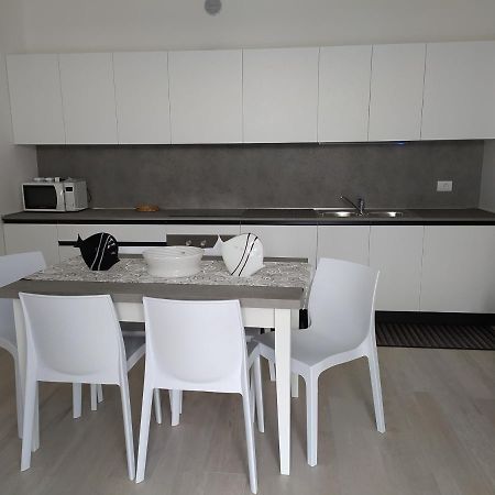 Jesolo Appartamenti F2 - Black And White Exterior foto