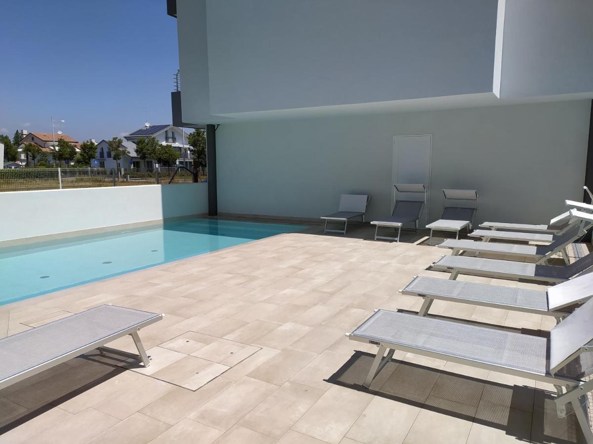Jesolo Appartamenti F2 - Black And White Exterior foto